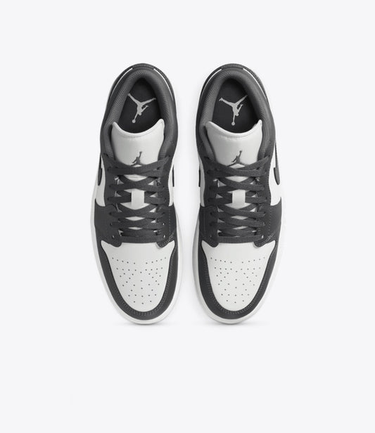 MEN
JORDAN AIR JORDAN 1 LOW
IRON GREY/SUMMIT WHITE