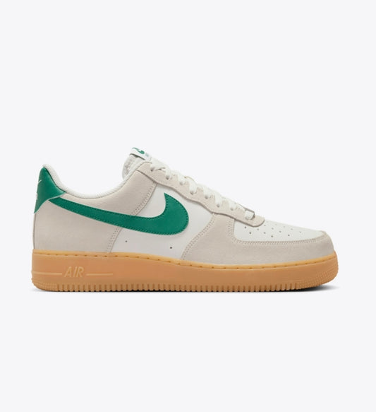 MEN
NIKE AIR FORCE 1 '07 LV8
PHANTOM/MALACHITE-GUM YELLOW