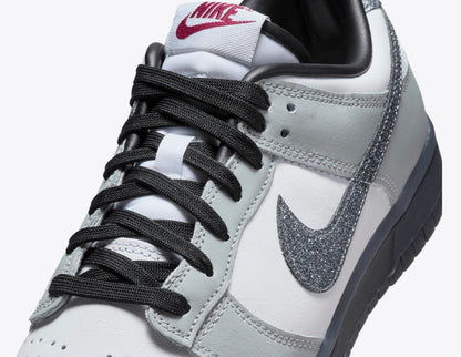 WOMEN
NIKE DUNK LOW LX
WHITE/MULTICOLOR-LIGHT SMOKE GREY