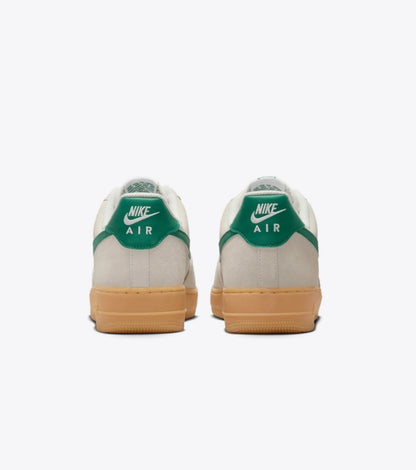 MEN
NIKE AIR FORCE 1 '07 LV8
PHANTOM/MALACHITE-GUM YELLOW