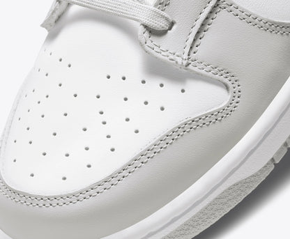 UNISEX
NIKE DUNK LOW RETRO
WHITE/GREY FOG