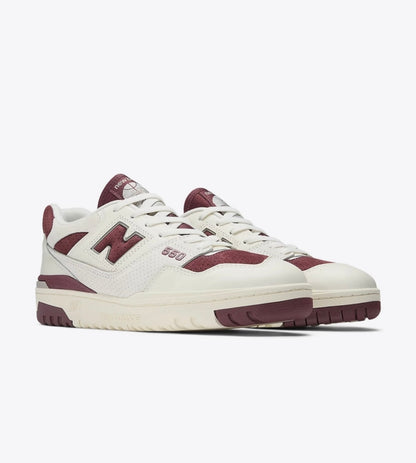 UNISEX
NEW BALANCE BB550
SEA SALT/CRIMSON