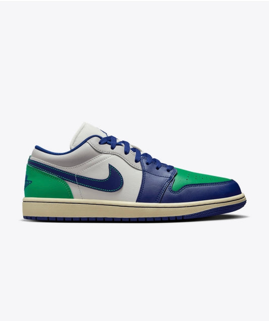 MEN
JORDAN AIR JORDAN 1 LOW
SAIL/DEEP ROYAL BLUE-STADIUM GREEN