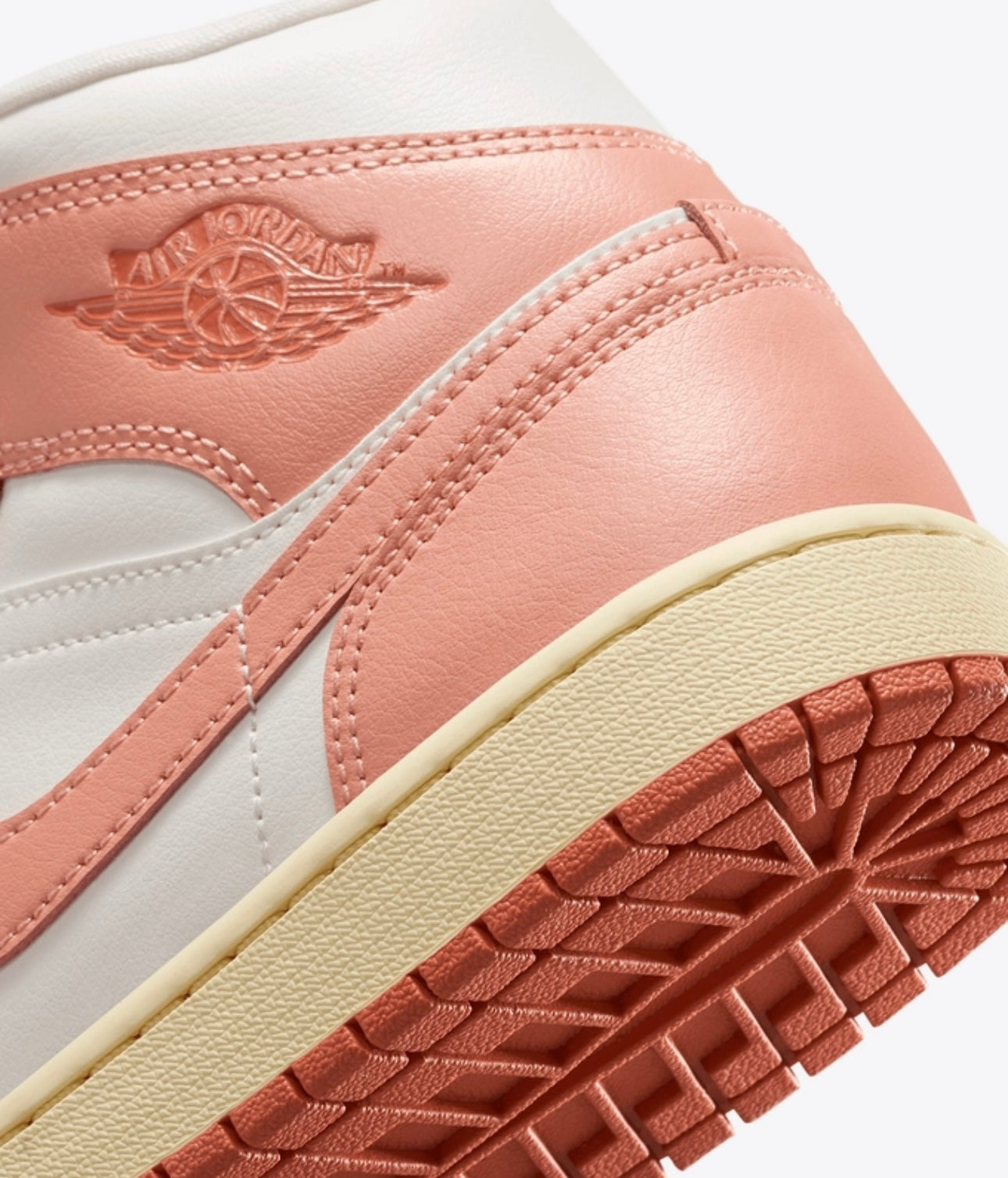 WOMEN
JORDAN AIR JORDAN 1 MID
SAIL/LIGHT MADDER ROOT-MUSLIN