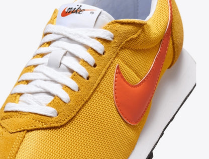 UNISEX
NIKE LD-1000 SP
UNIVERSITY GOLD/SAFETY ORANGE