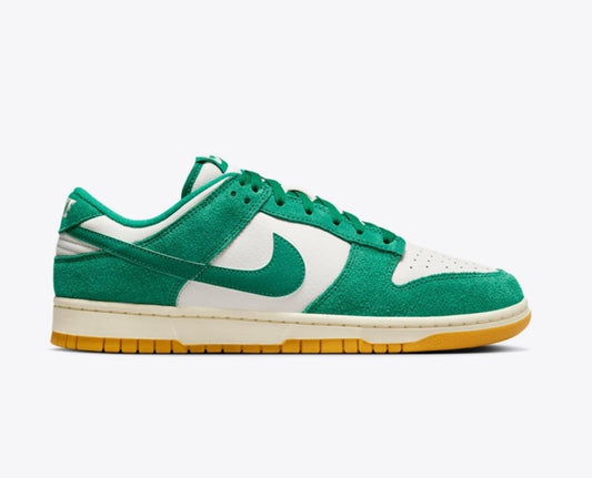 MEN
NIKE DUNK LOW SE
PHANTOM/MALACHITE-GUM LIGHT BROWN
