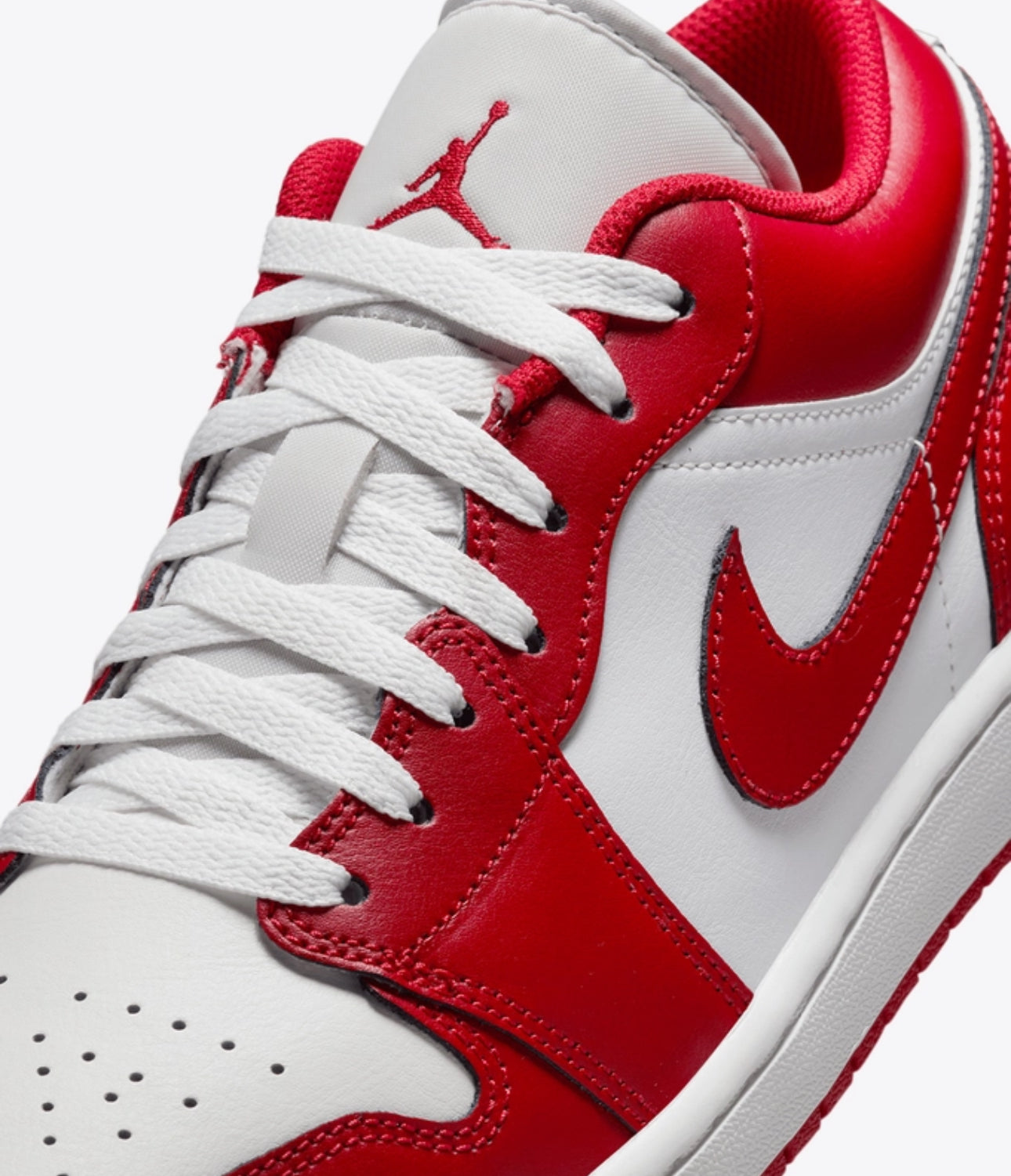 MEN
JORDAN AIR JORDAN 1 LOW
SUMMIT WHITE/VARSITY RED