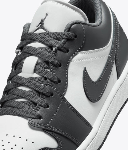 MEN
JORDAN AIR JORDAN 1 LOW
IRON GREY/SUMMIT WHITE