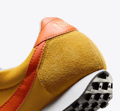 UNISEX
NIKE LD-1000 SP
UNIVERSITY GOLD/SAFETY ORANGE