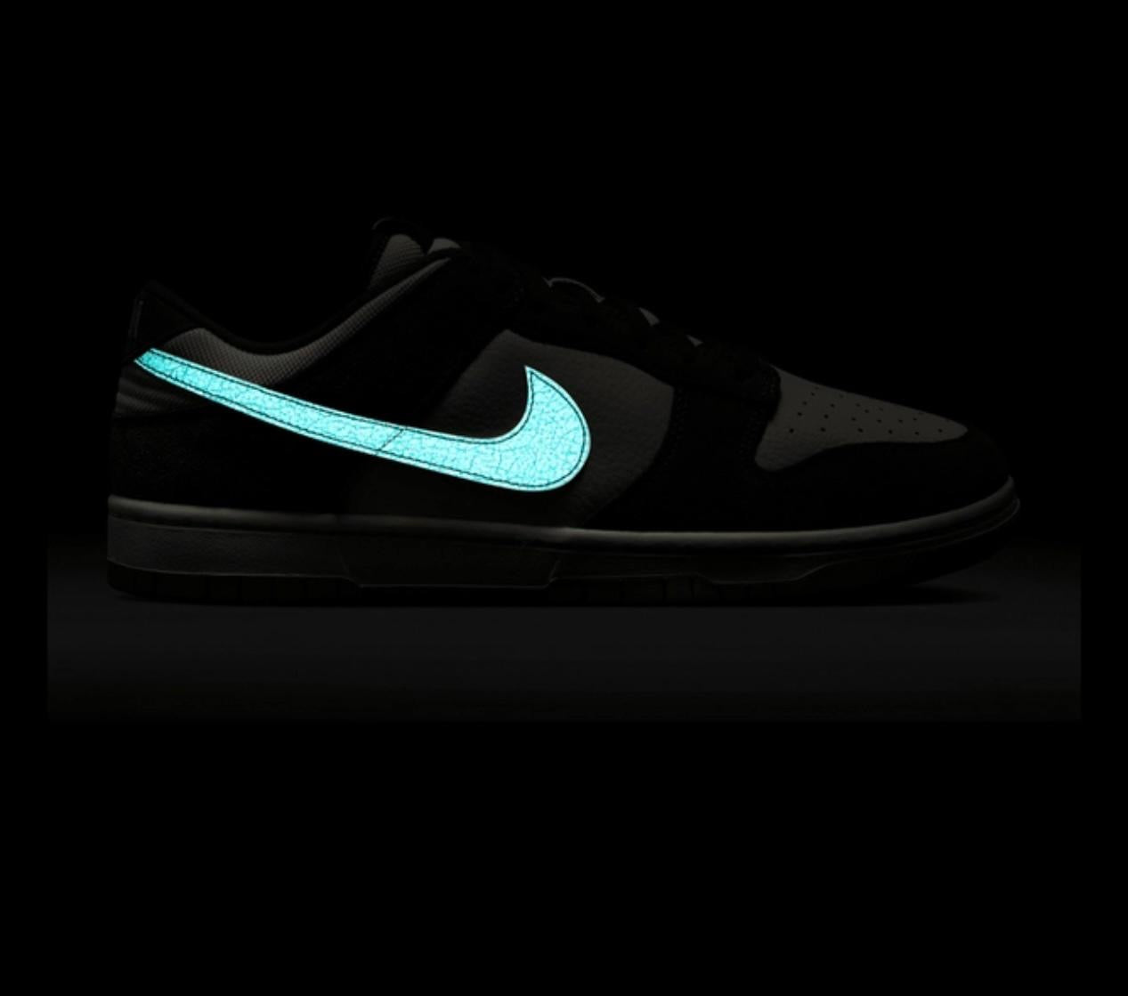 MEN
NIKE DUNK LOW SE
PHANTOM/MALACHITE-GUM LIGHT BROWN