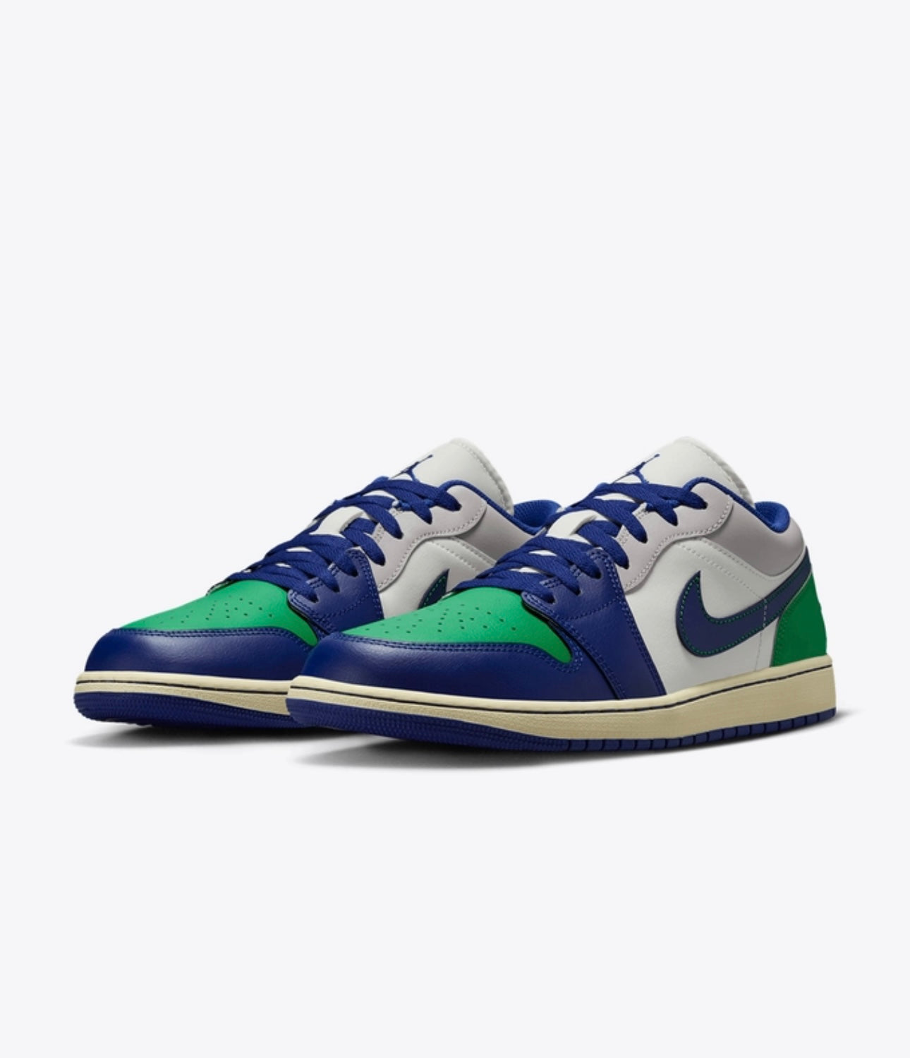MEN
JORDAN AIR JORDAN 1 LOW
SAIL/DEEP ROYAL BLUE-STADIUM GREEN