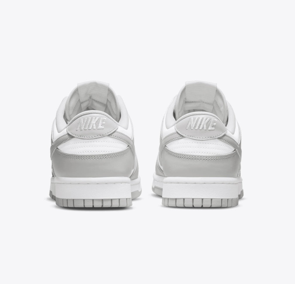 UNISEX
NIKE DUNK LOW RETRO
WHITE/GREY FOG